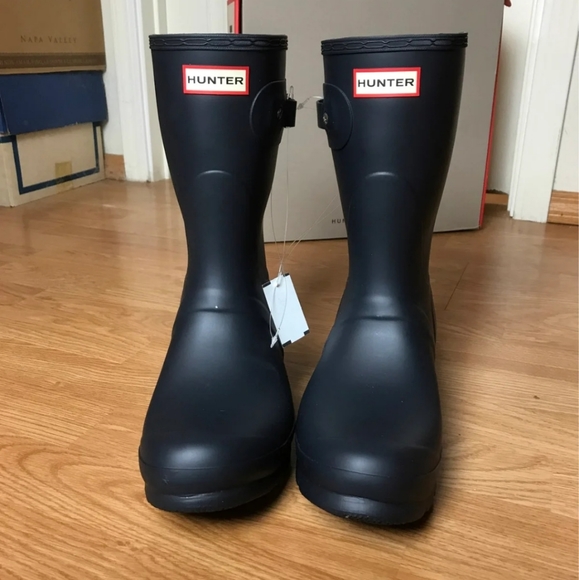 Hunters Navy Rain Boots Mid-calf/Short - Picture 5 of 5